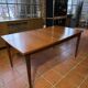 Table scandinave galbée extensible papillon en teck années 60