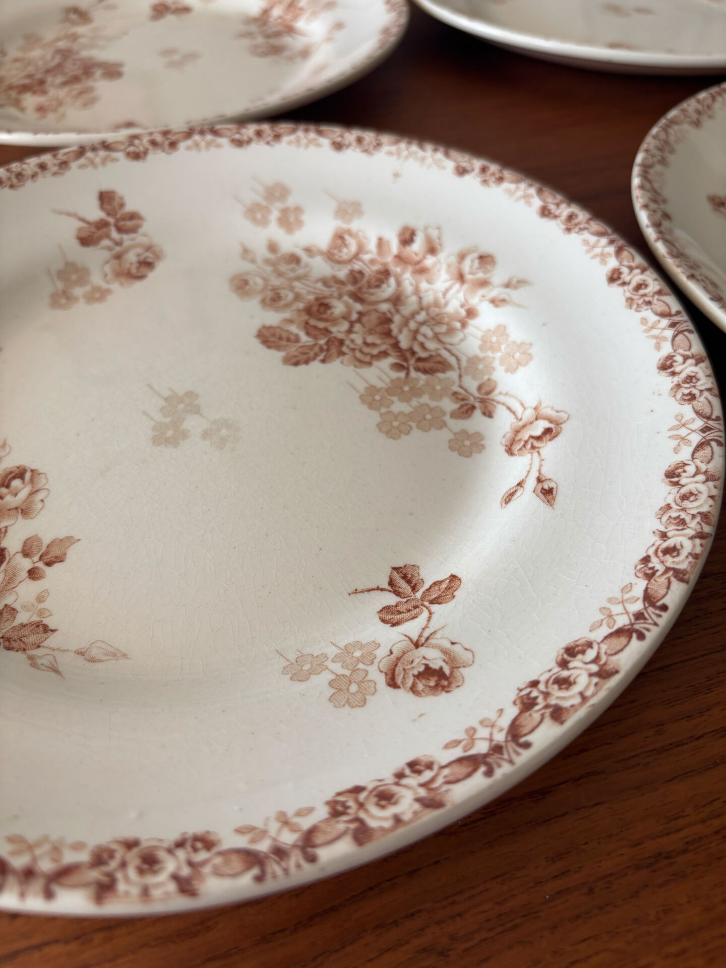 4 antique flat plates from Hte Boulenger et Cie in sepia ironstone, Lucie model.