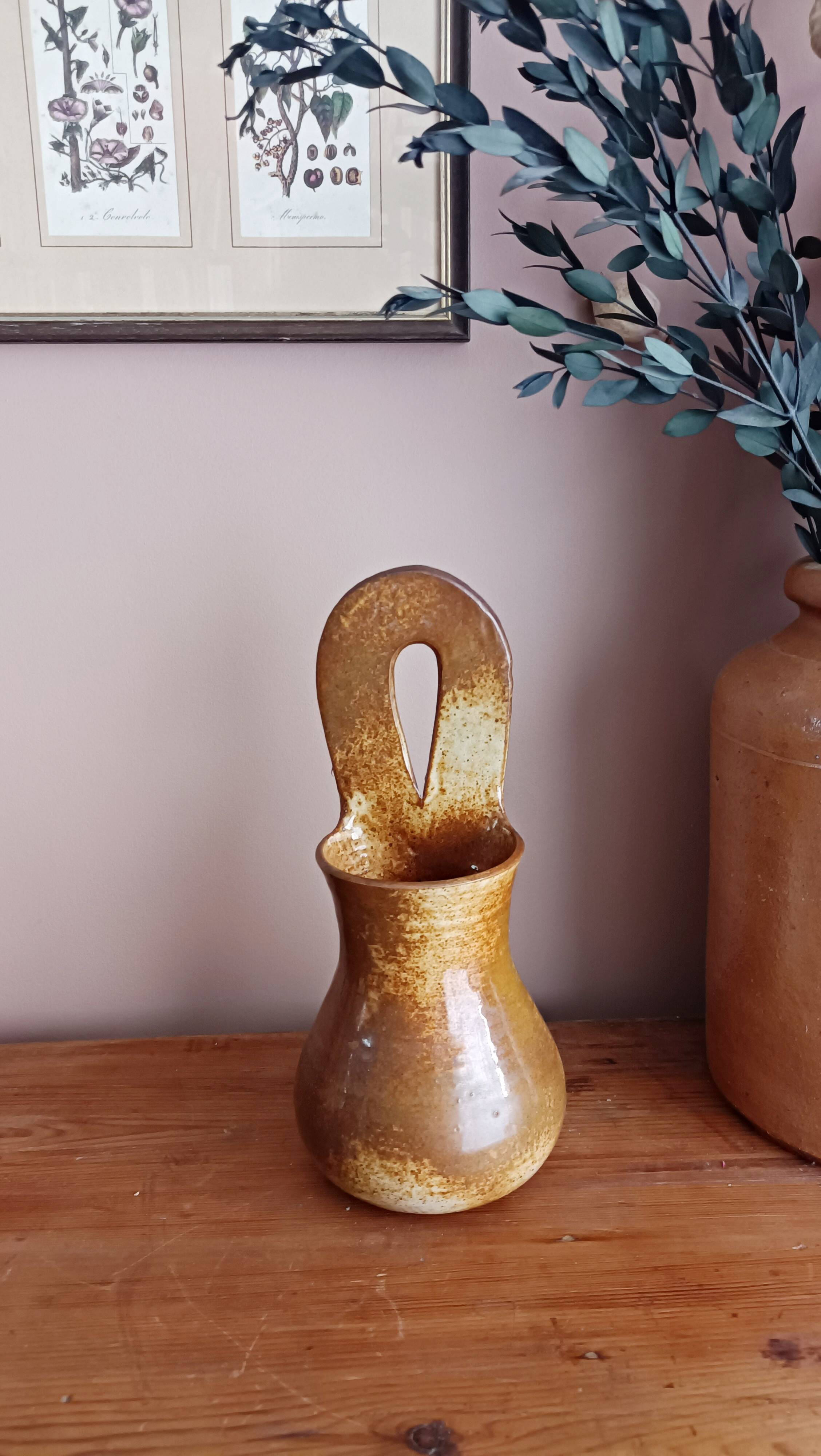 Stoneware wall pot