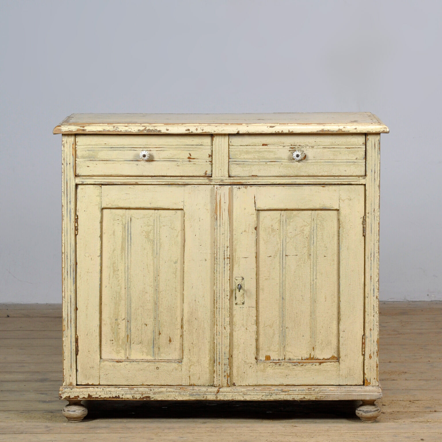 Buffet en pin ancien, vers 1910