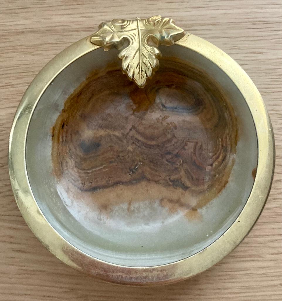 Ashtray or empty pocket in marble and brass