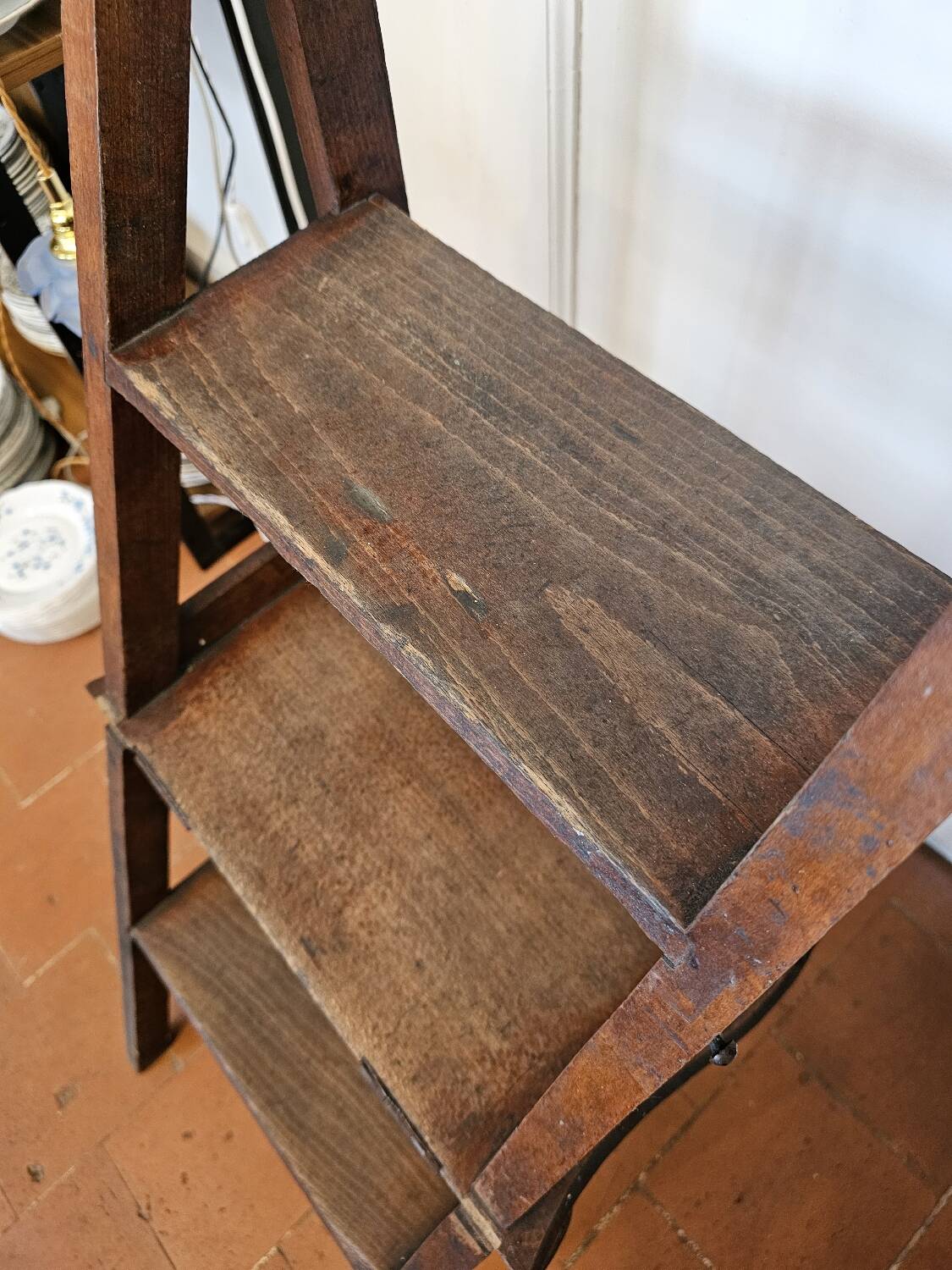 Chaise escabeau de bibliothèque