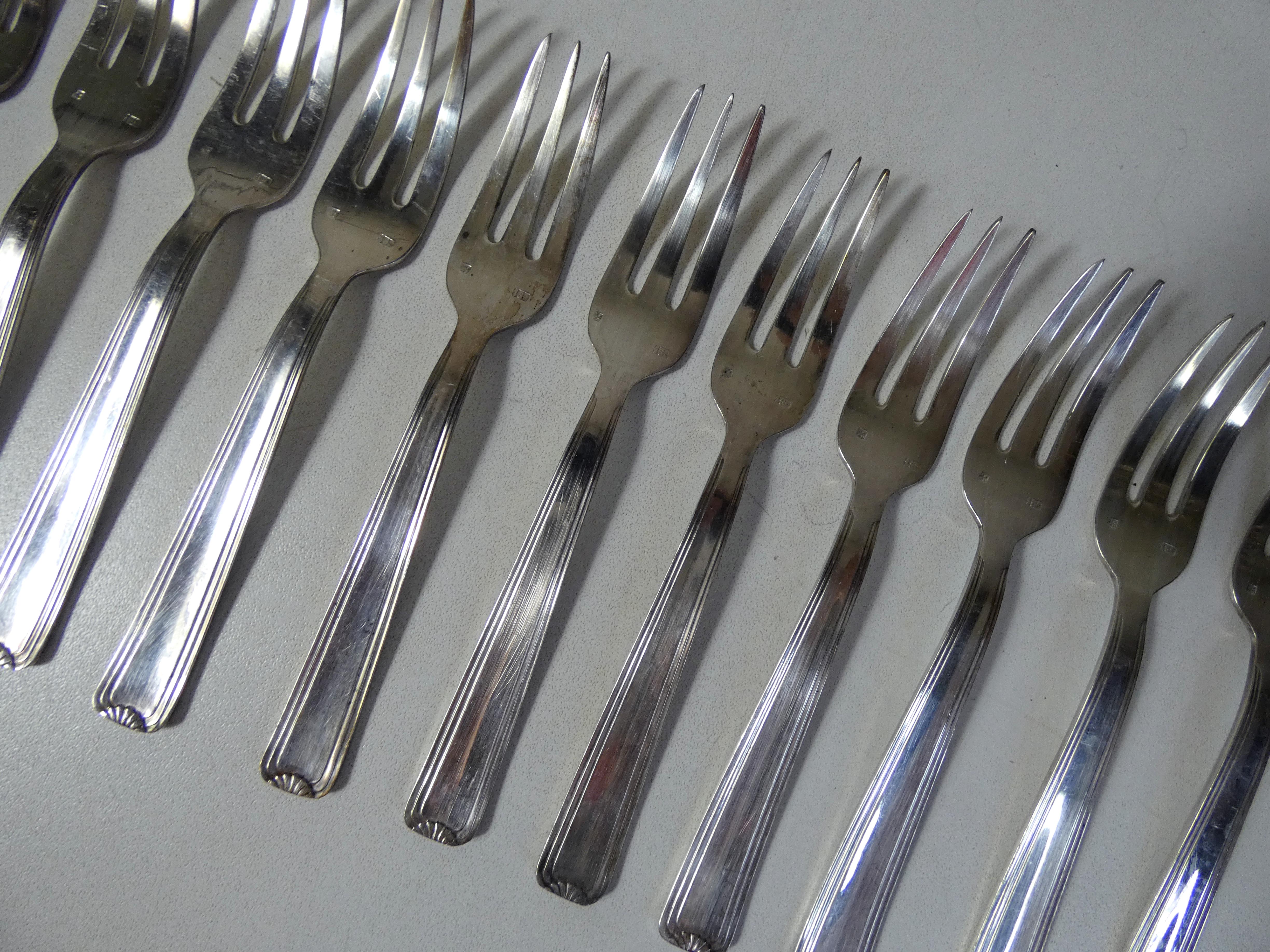 Old box 12 dessert forks in silver metal