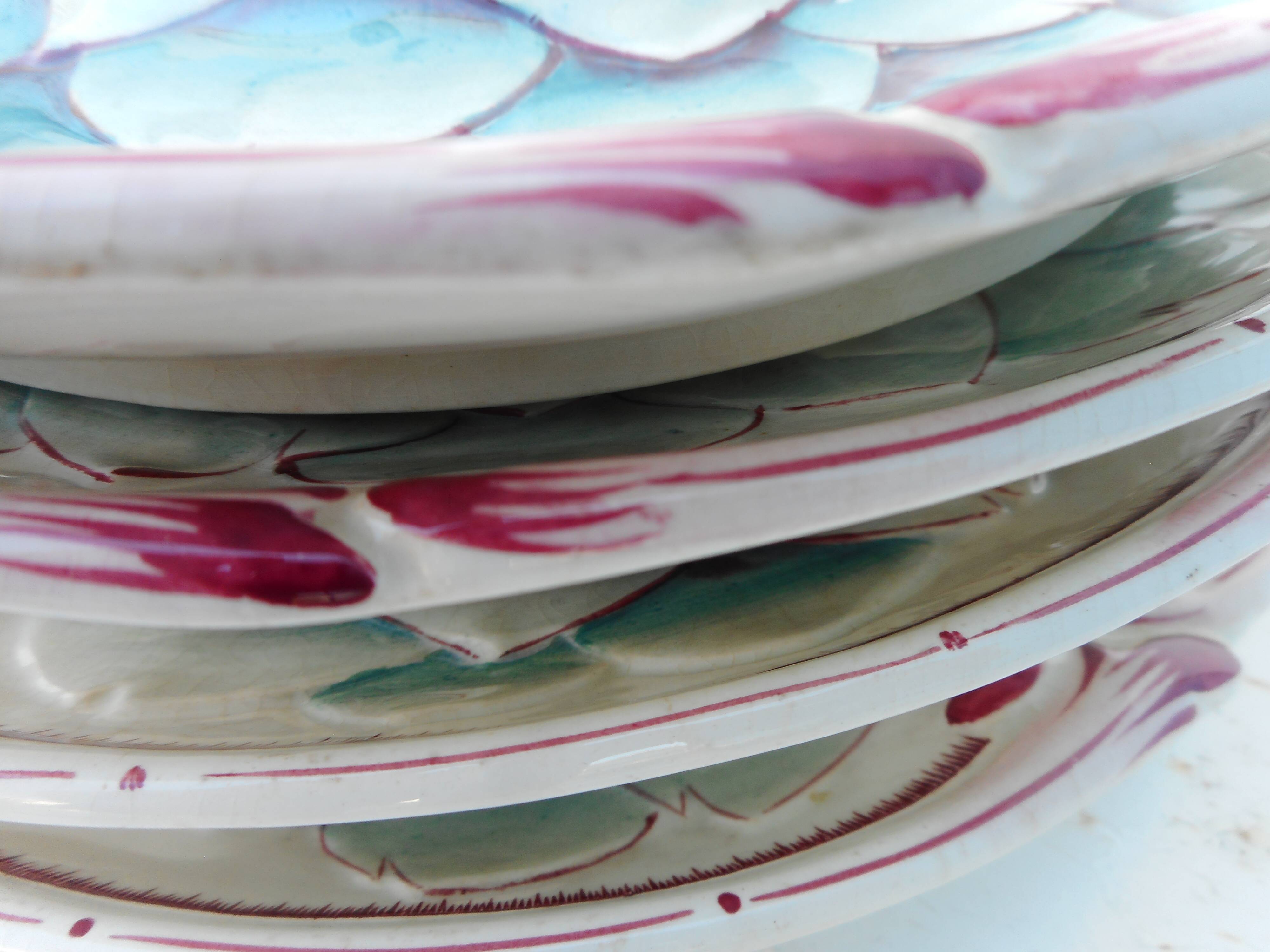 Set of four artichoke plates in earthenware
