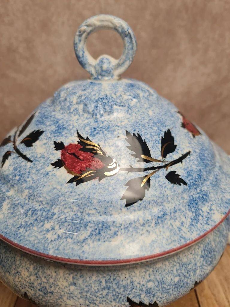 Antique Gien soup tureen with blue thistle decoration, ironstone.