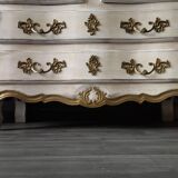 White patinated chest of drawers Louis XV style