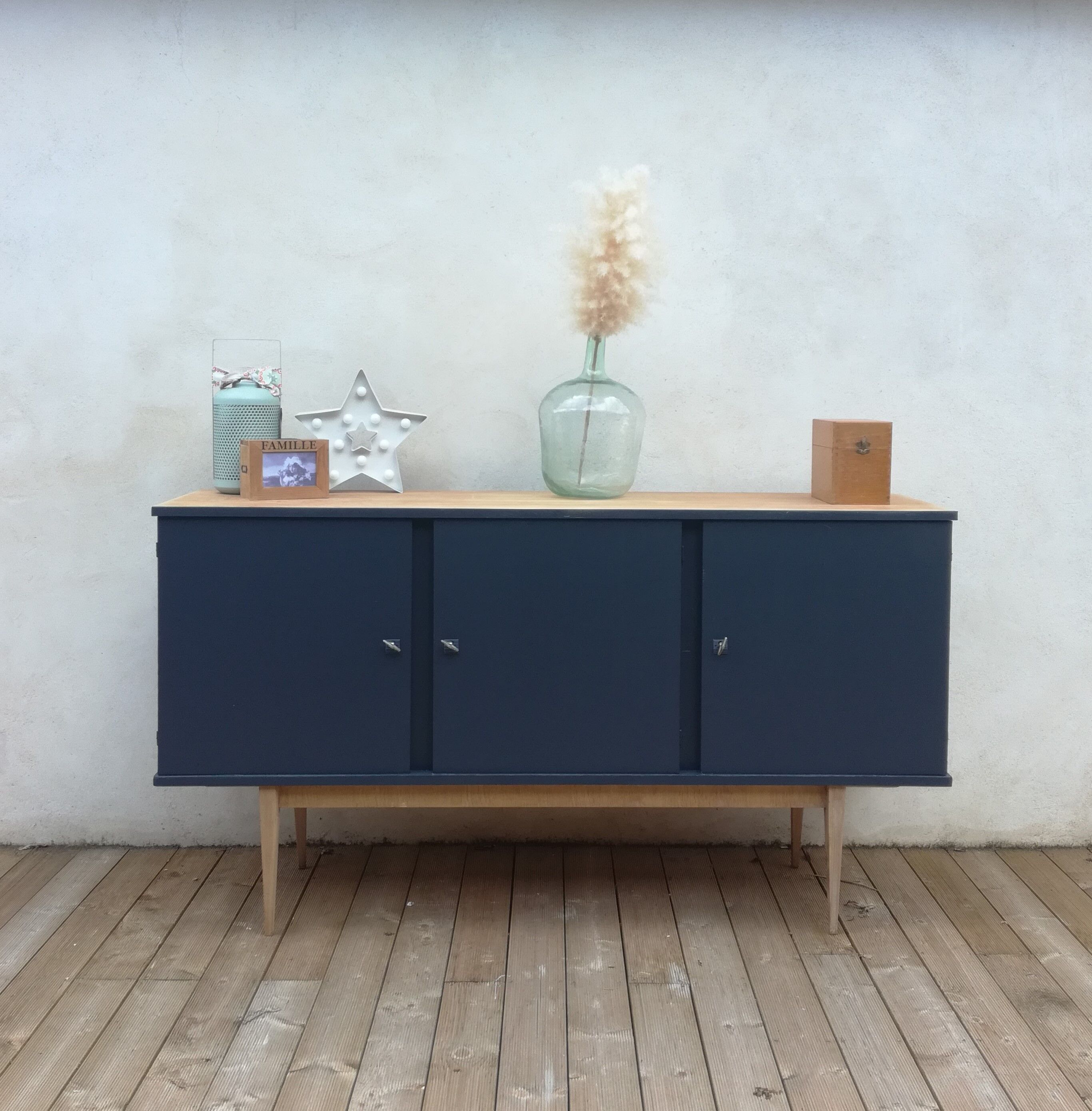 Compass feet sideboard