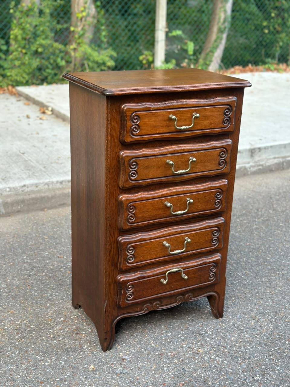 Commode, chiffonnier, semainier style Louis XV en chêne, 1970