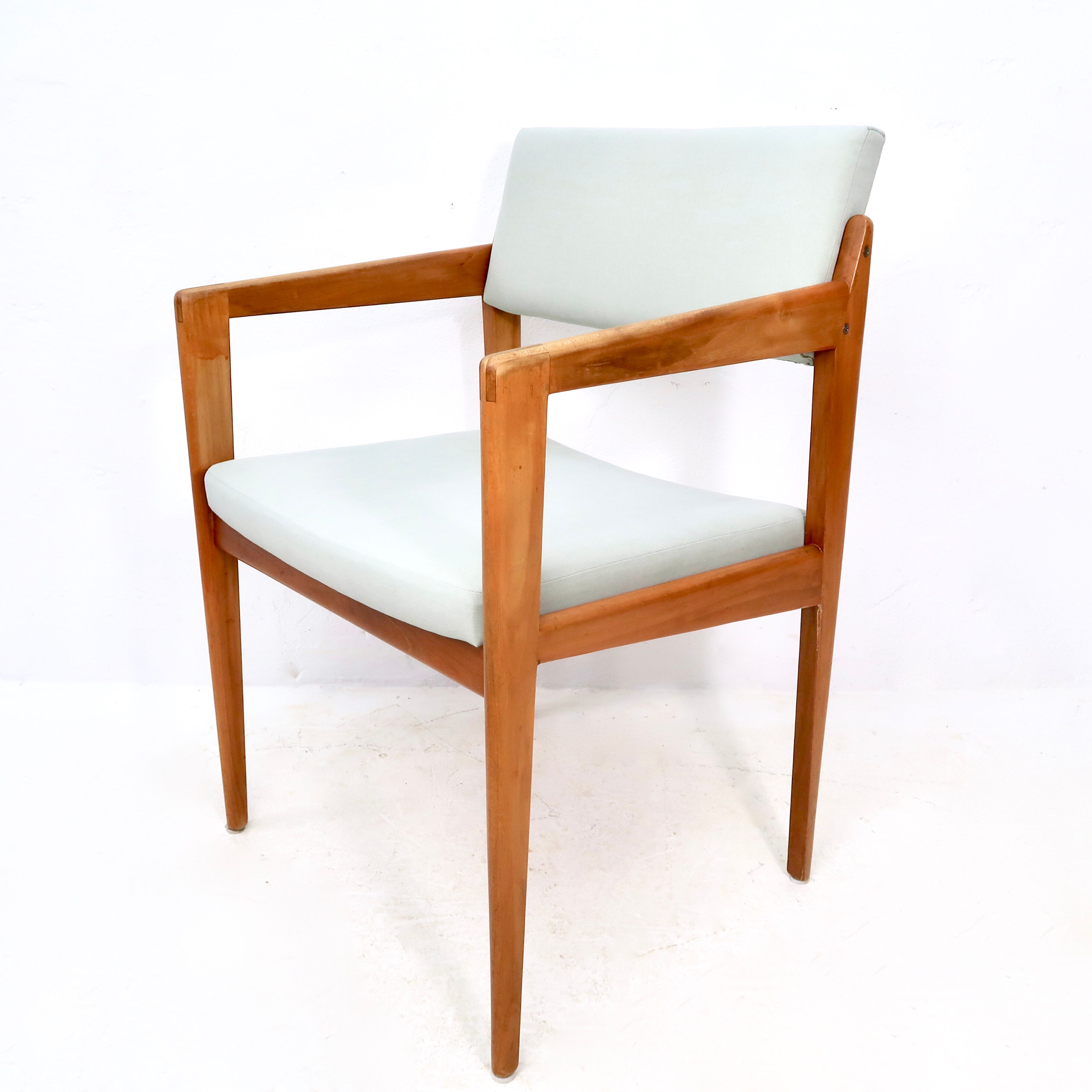 Set of five Dining Chairs by Thonet, 1960s