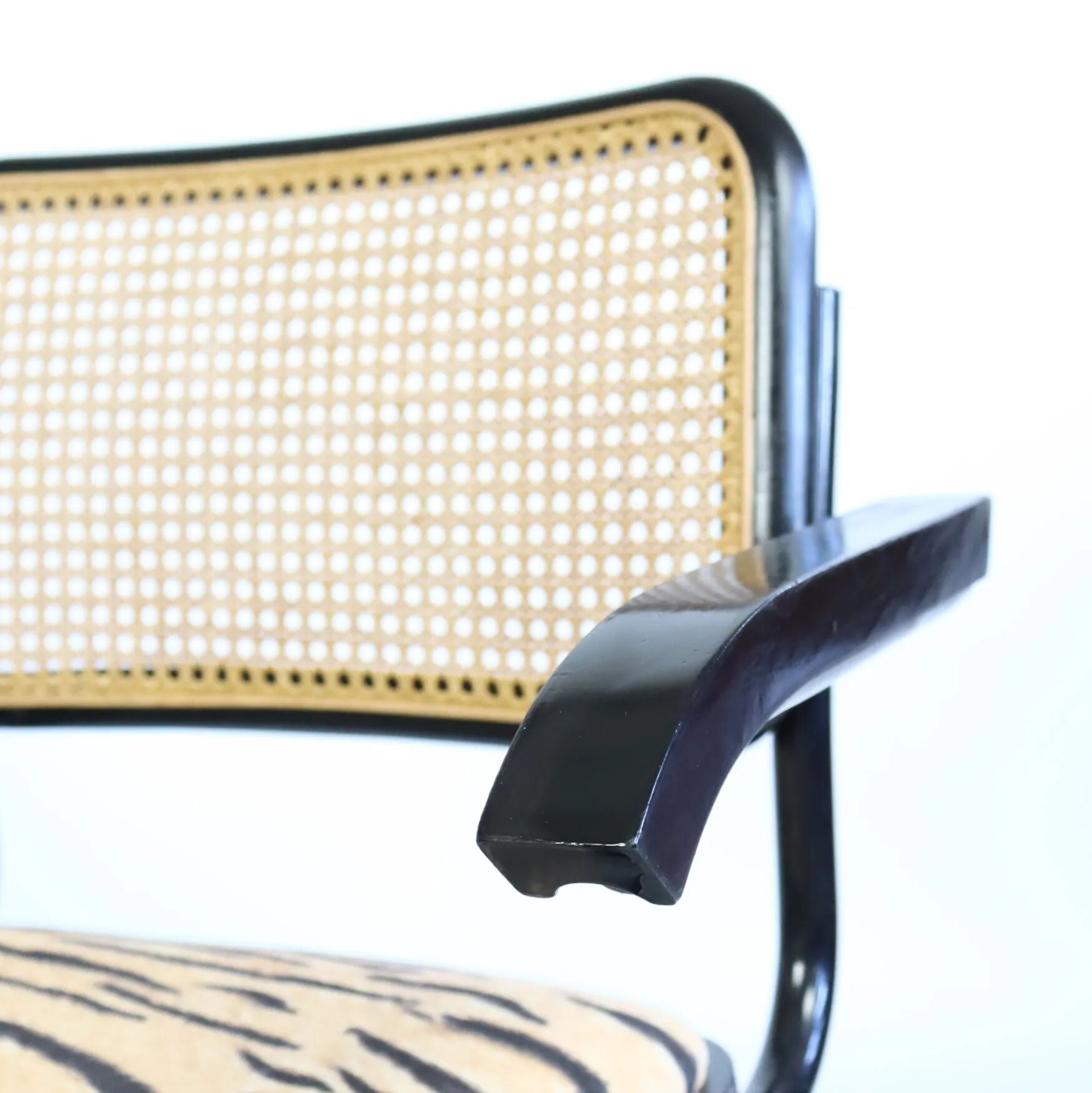 Chaise B64 tissu léopard