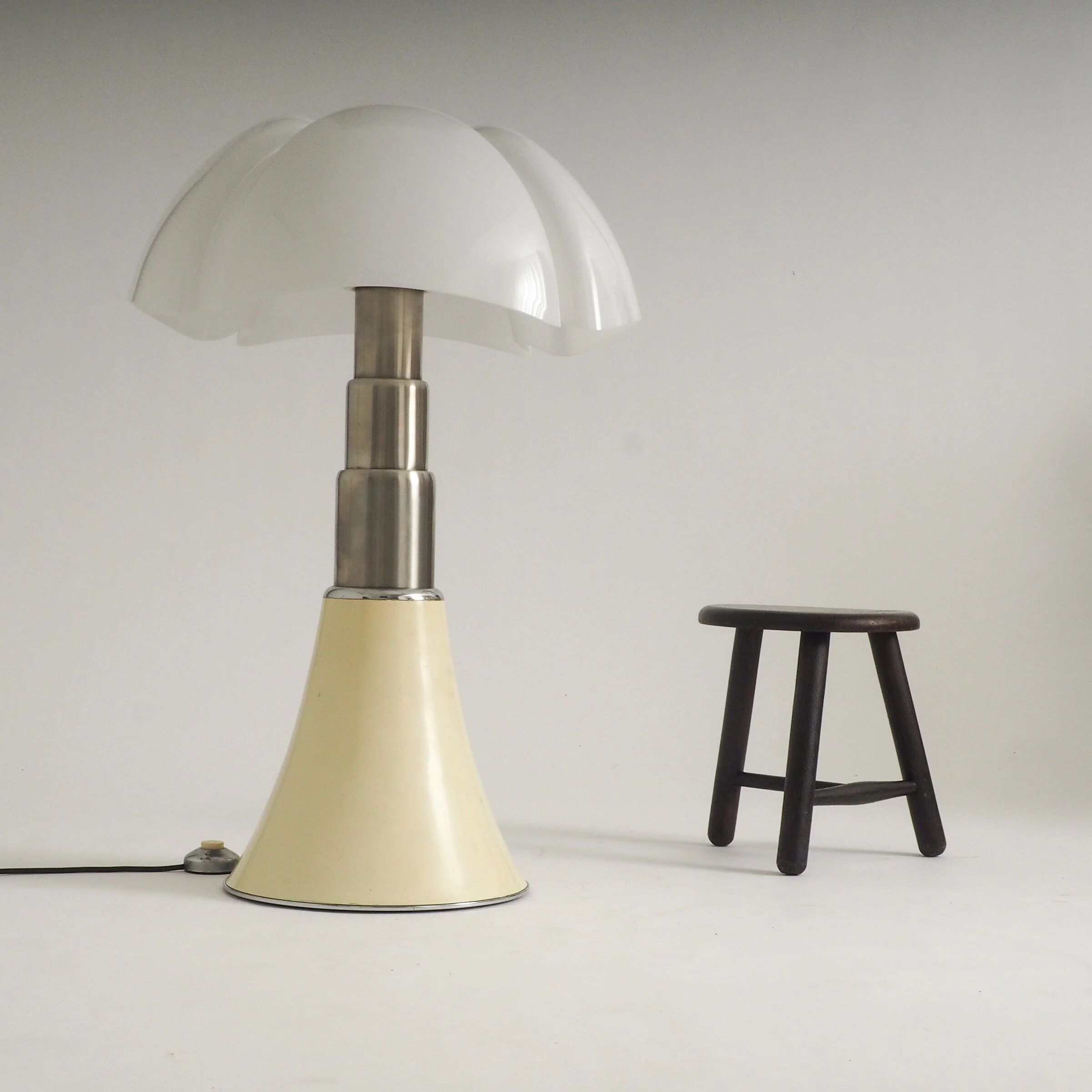 Large vintage Pipistrello table lamp by Gae Aulenti for Martinelli Luce