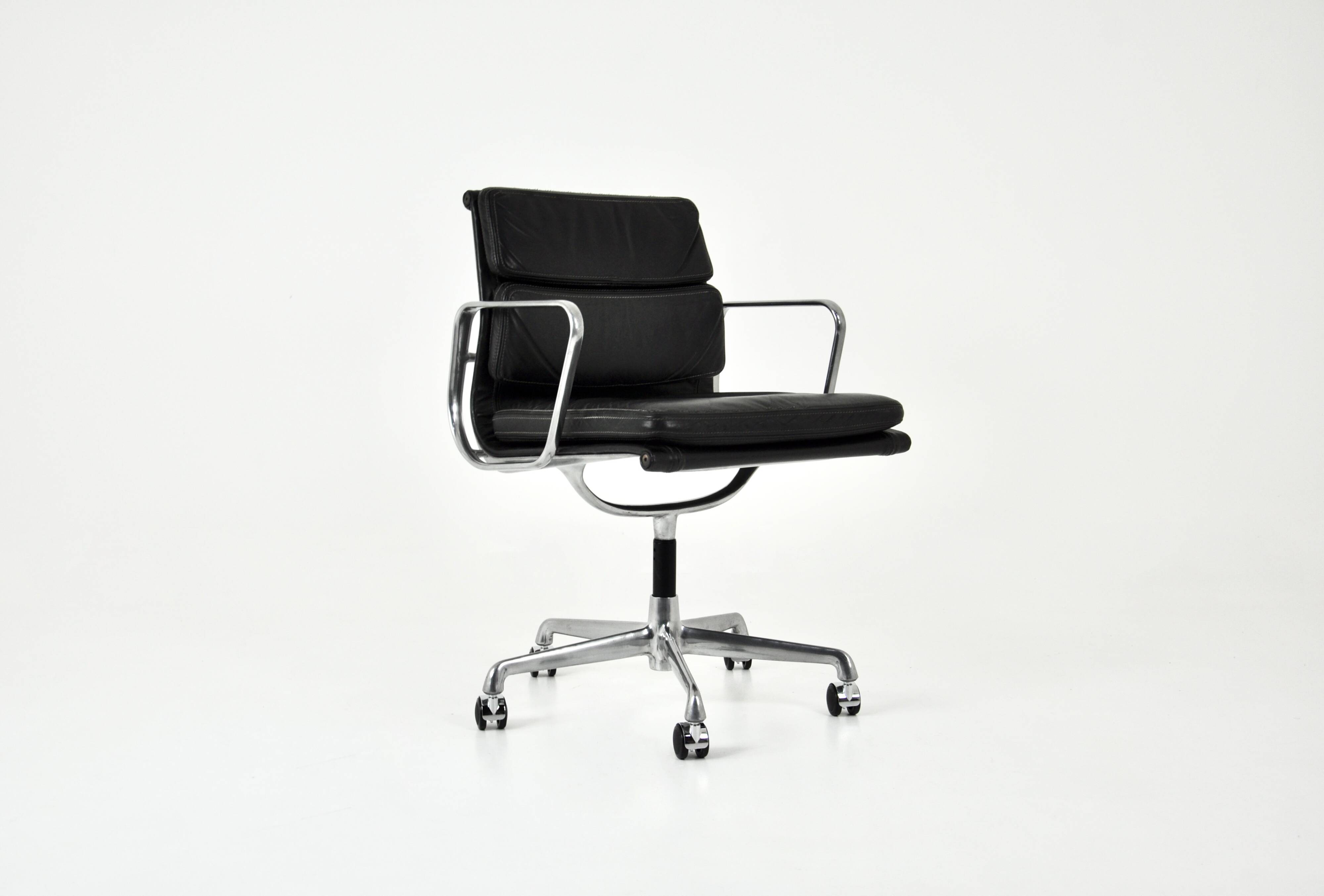 Office chair by Charles and Ray Eames for ICF, 1970s