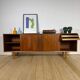 Buffet vintage en teck avec portes coulissantes – Design moderne du milieu du siècle, années 1960