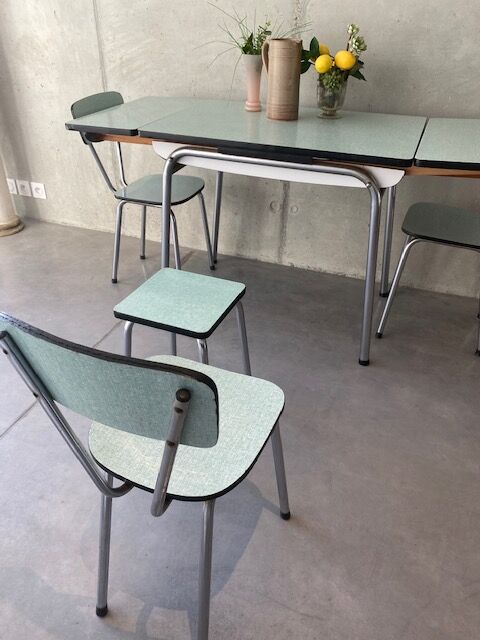 Table formica extensions 150 cm with 4 seats