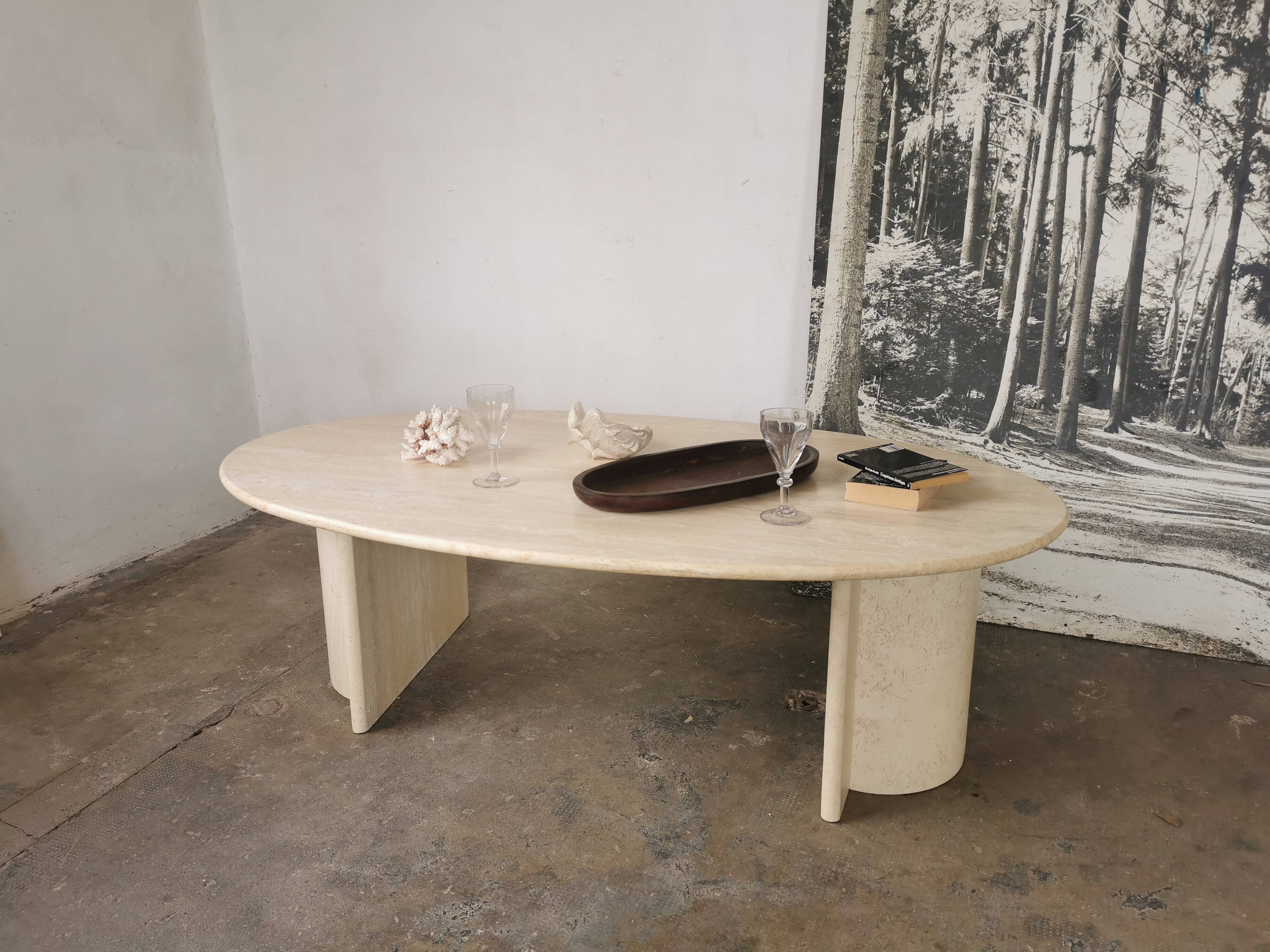 Oval coffee table in travertine, marble from the 70s/80s