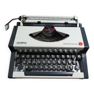 Machine à écrire Olympia Traveller de Luxe blanche