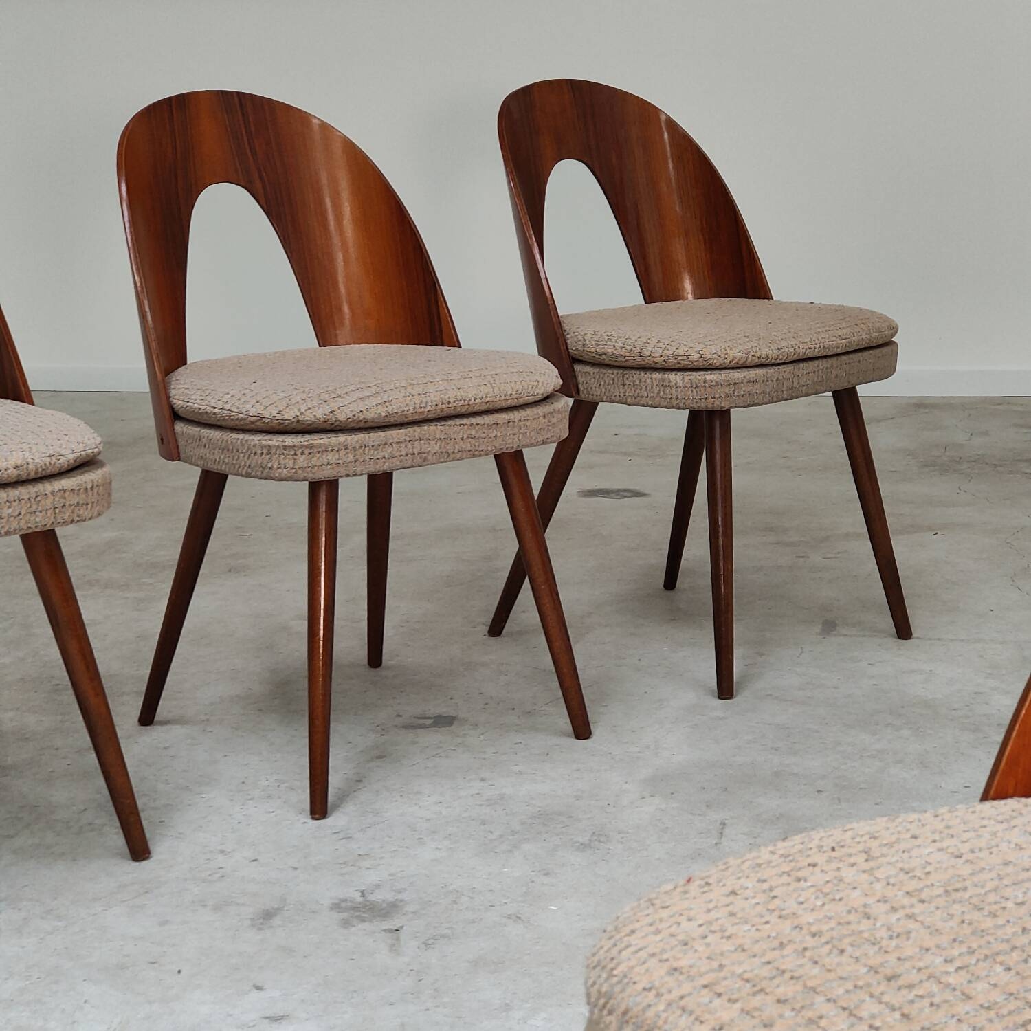 Set of 4 chairs by Antonin Suman for Tatra Nabytok 1960