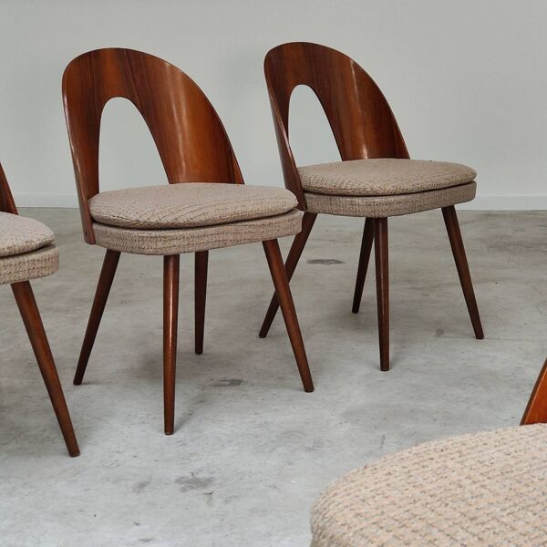 Lot de 4 chaises par Antonin Suman pour Tatra Nabytok 1960