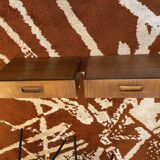Paire de tables de nuits murales en teck