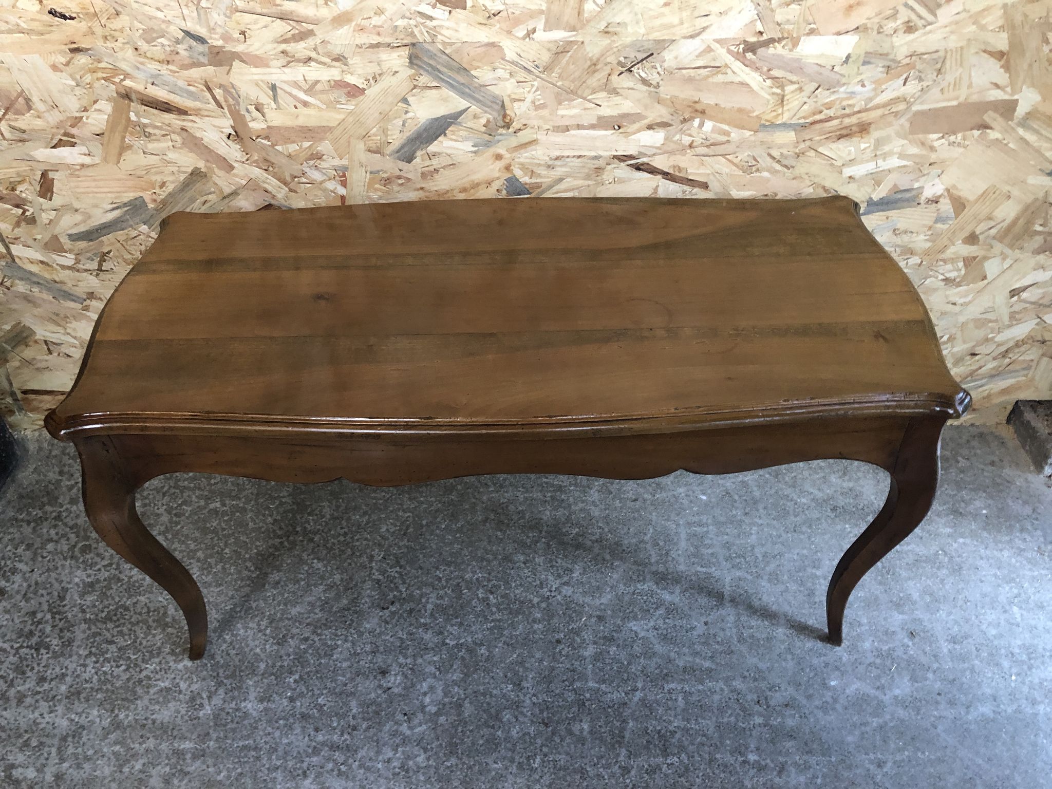 Old Coffee Table Style Louis XV Wood Chevillé Legs Curved Vintage