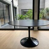 Saarinen table