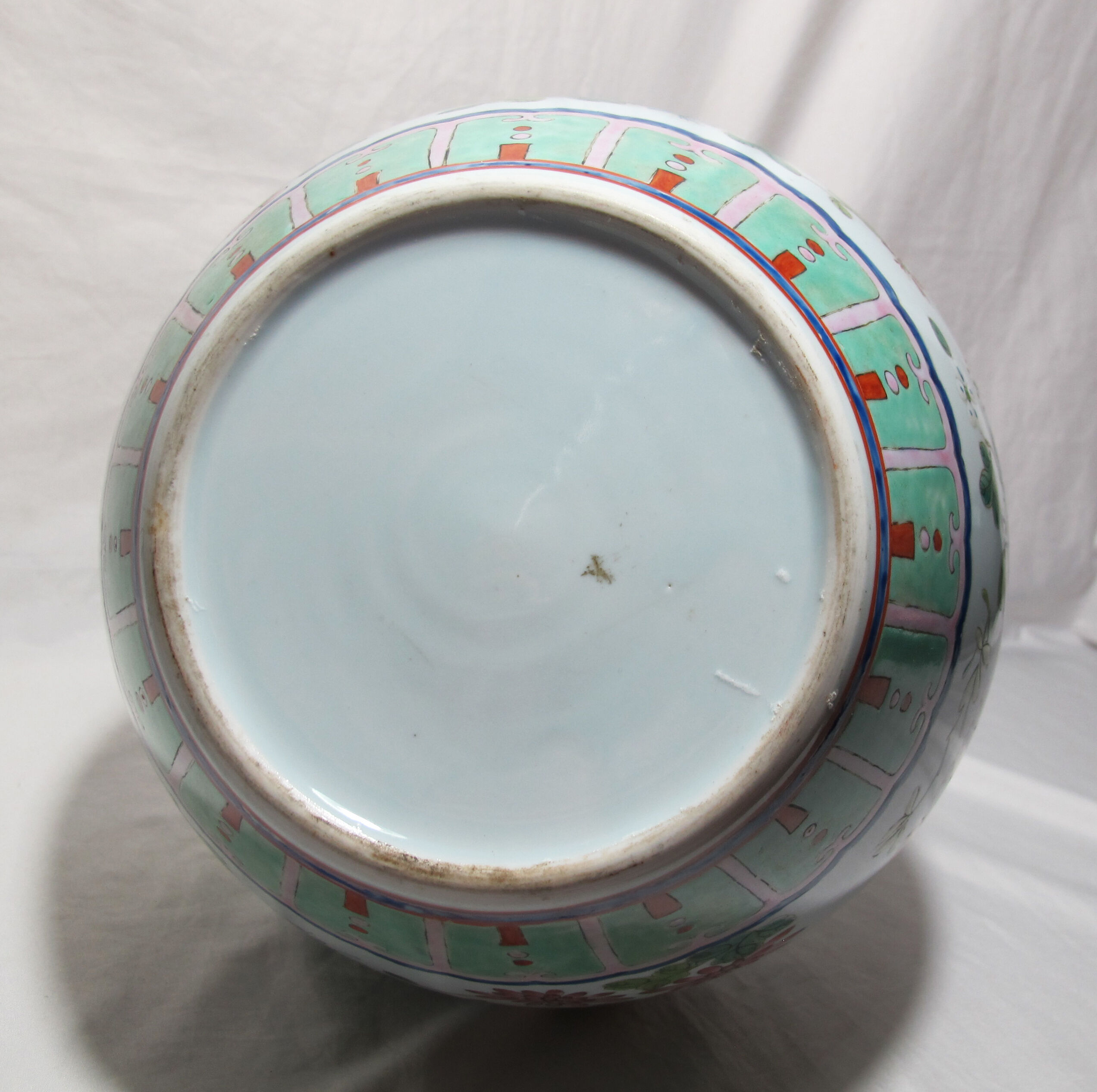 Large porcelain vase Chinese pink family China