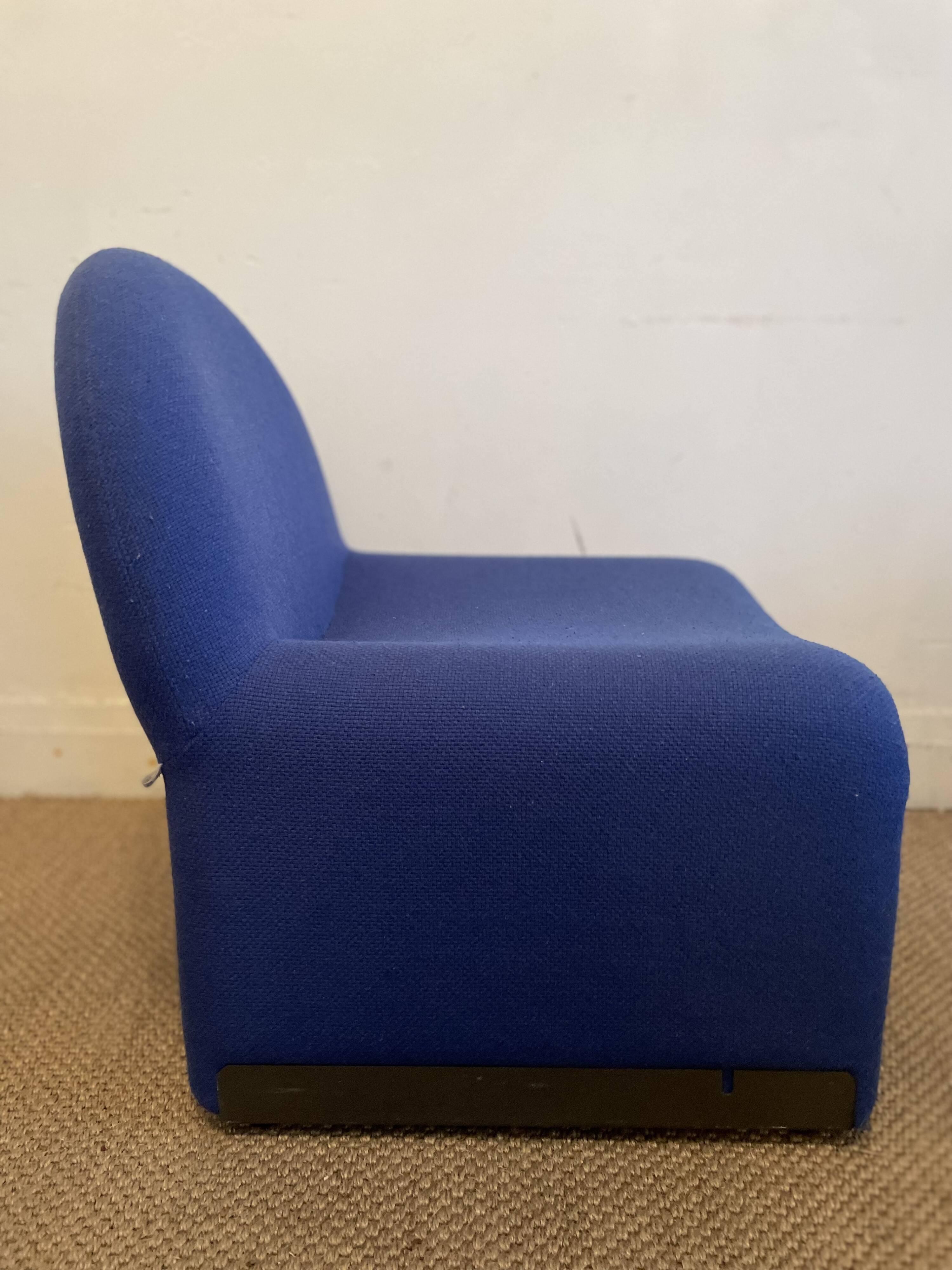 Atal armchair