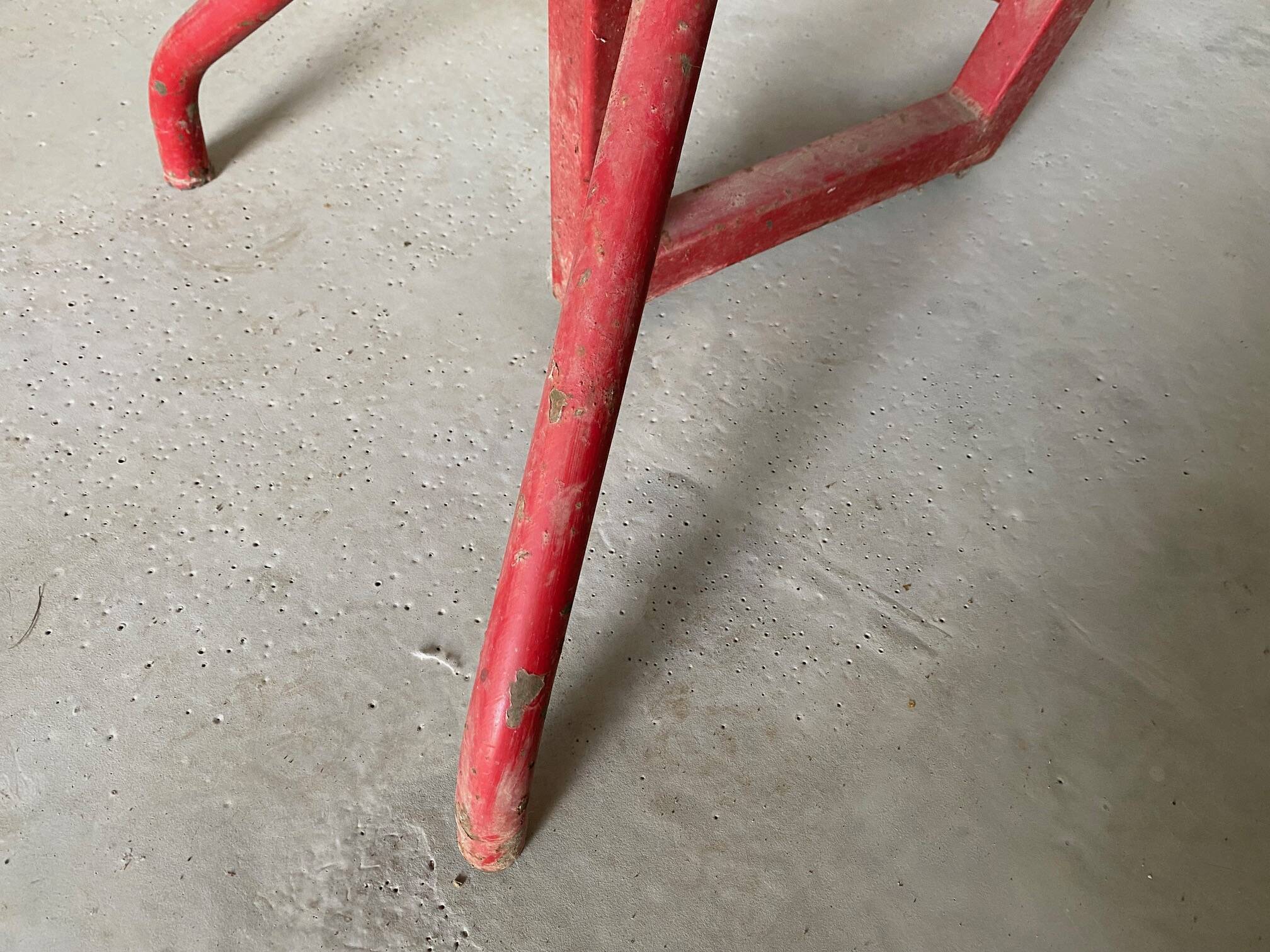 Child's desk in steel and wood from the 1950s.