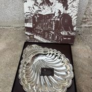 Silver shell dish