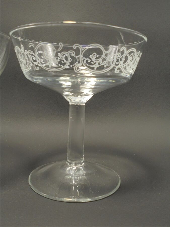Service dépareillé de 6 coupes à champagne