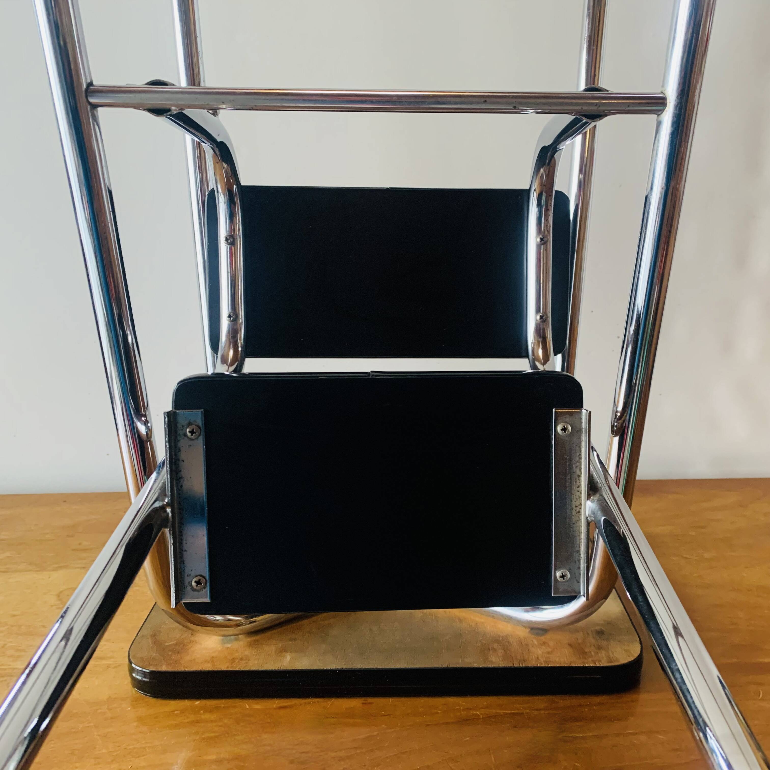 Tabouret escabeau vintage en formica noir et acier chromé