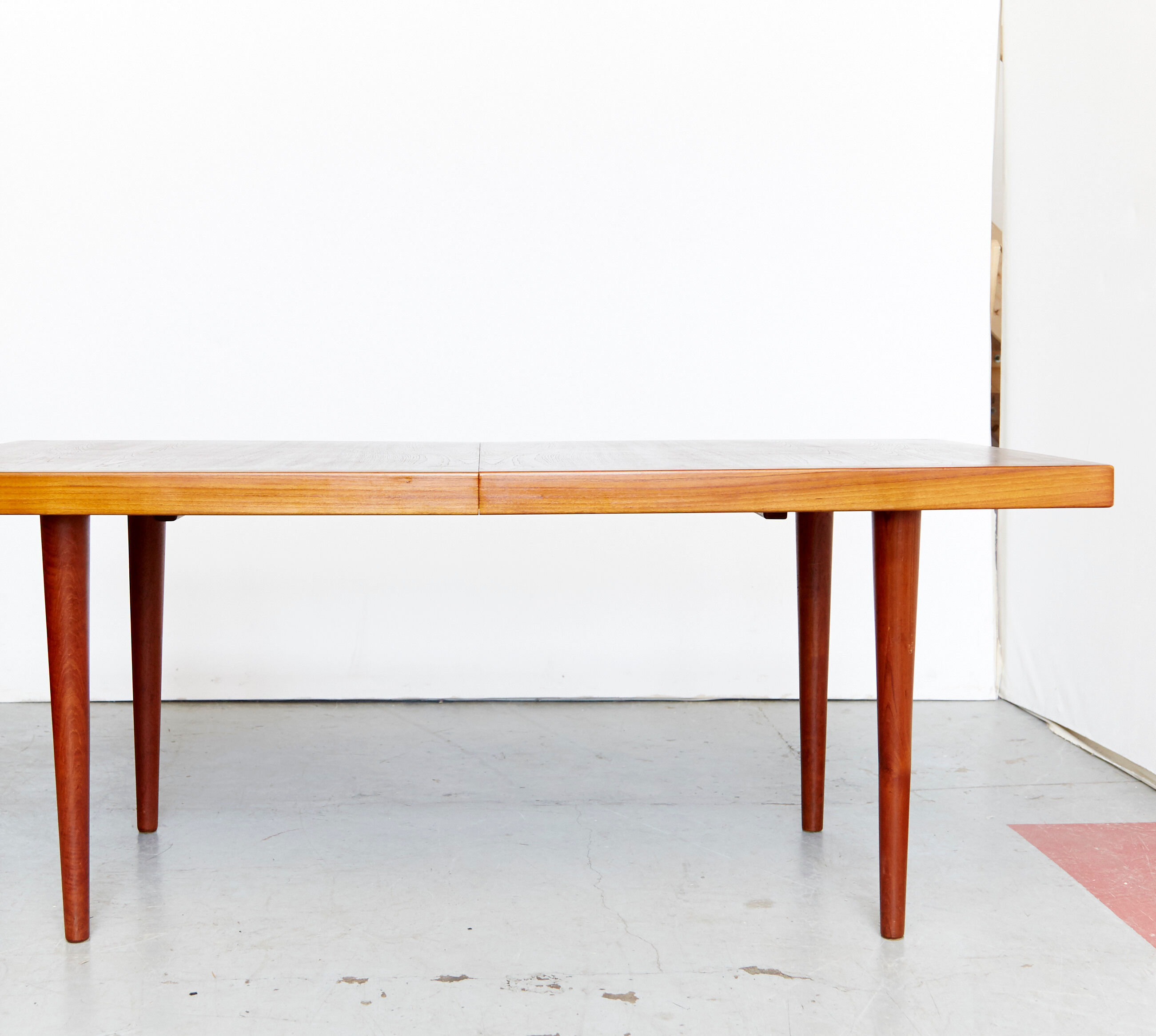 Table de salle à manger par Nanna Ditzel pour Saren Willadsen et chaises conçues par Kai Lyngfeldt-Larsen