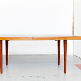 Table de salle à manger par Nanna Ditzel pour Saren Willadsen et chaises conçues par Kai Lyngfeldt-Larsen