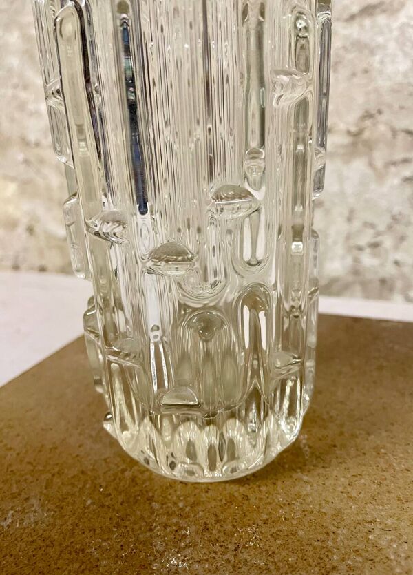 Vase Labyrinthe en verre moulé – design František Vizner – Sklo Union