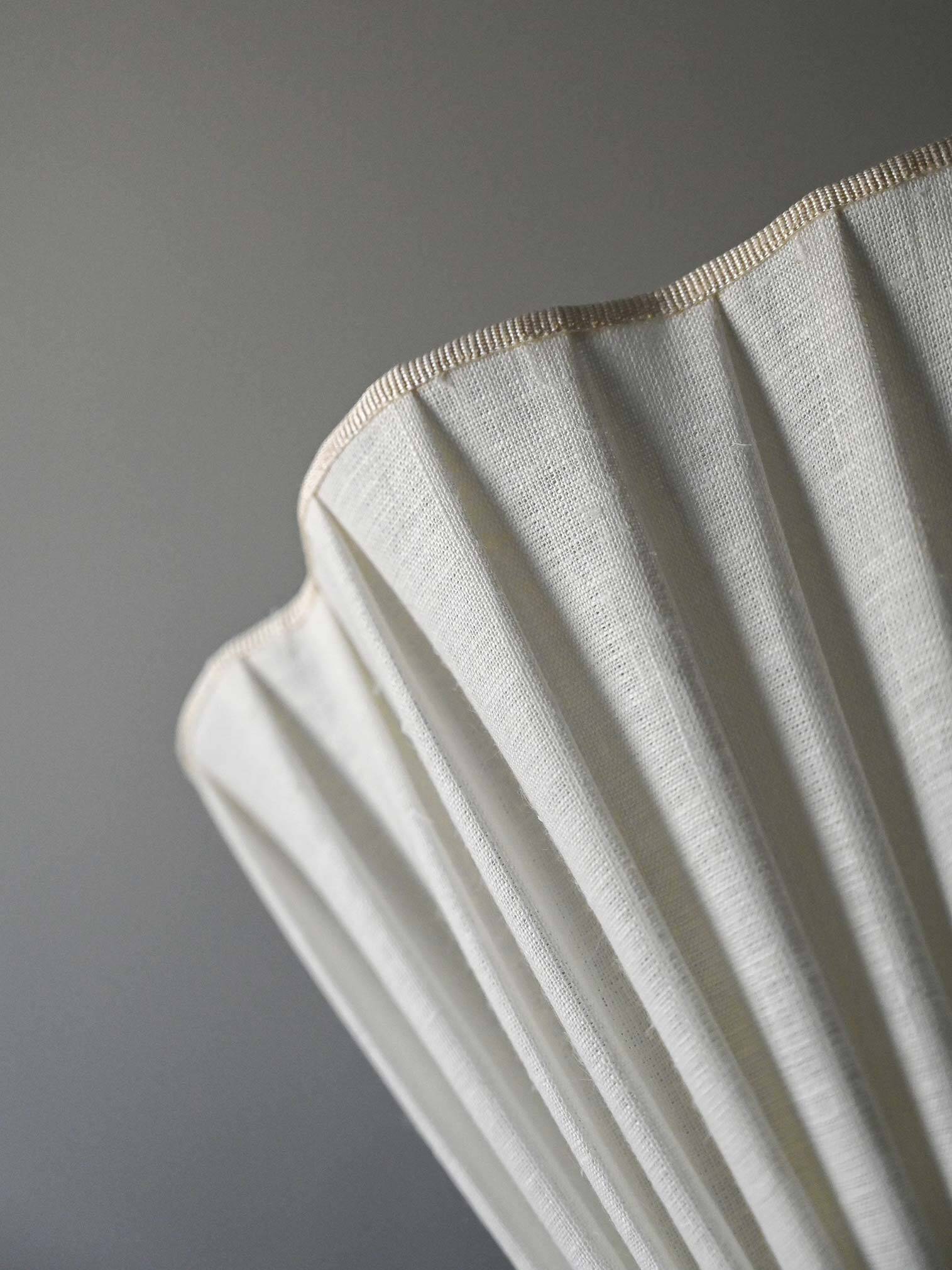 2-light floor lamp in black metal