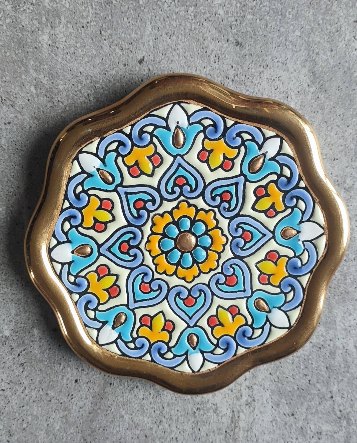 ARTECER Cuerda Seca trivet, 18 carat gold