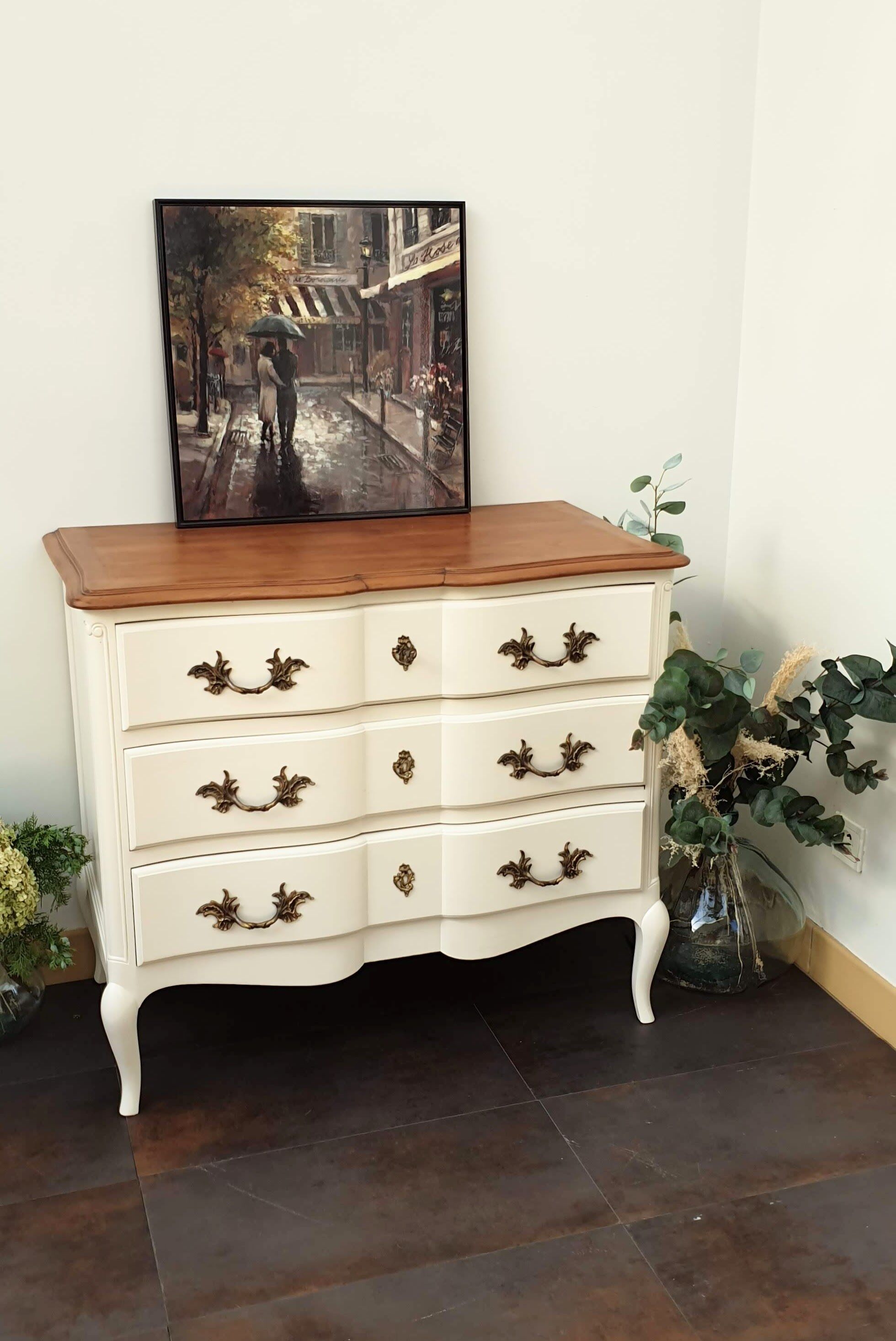Creme white chest of drawers