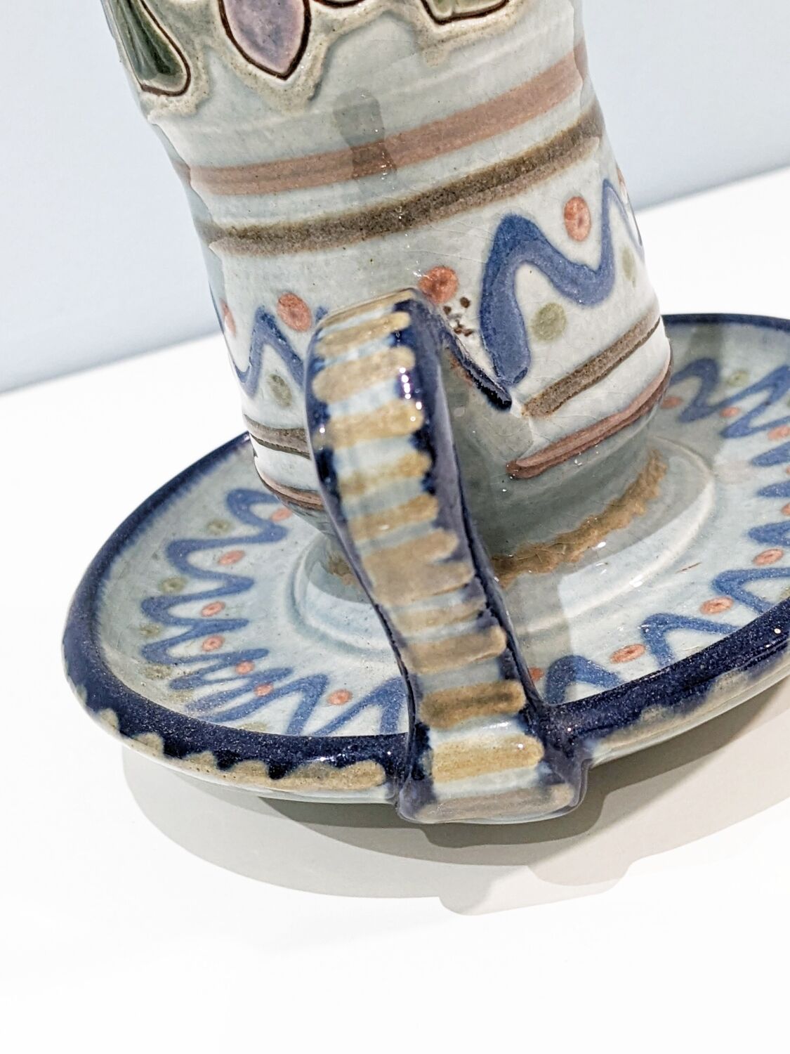 Candle holder with handle and vintage '80 cup in glazed ceramic. Signed Vilá Clara. In perfect condition.