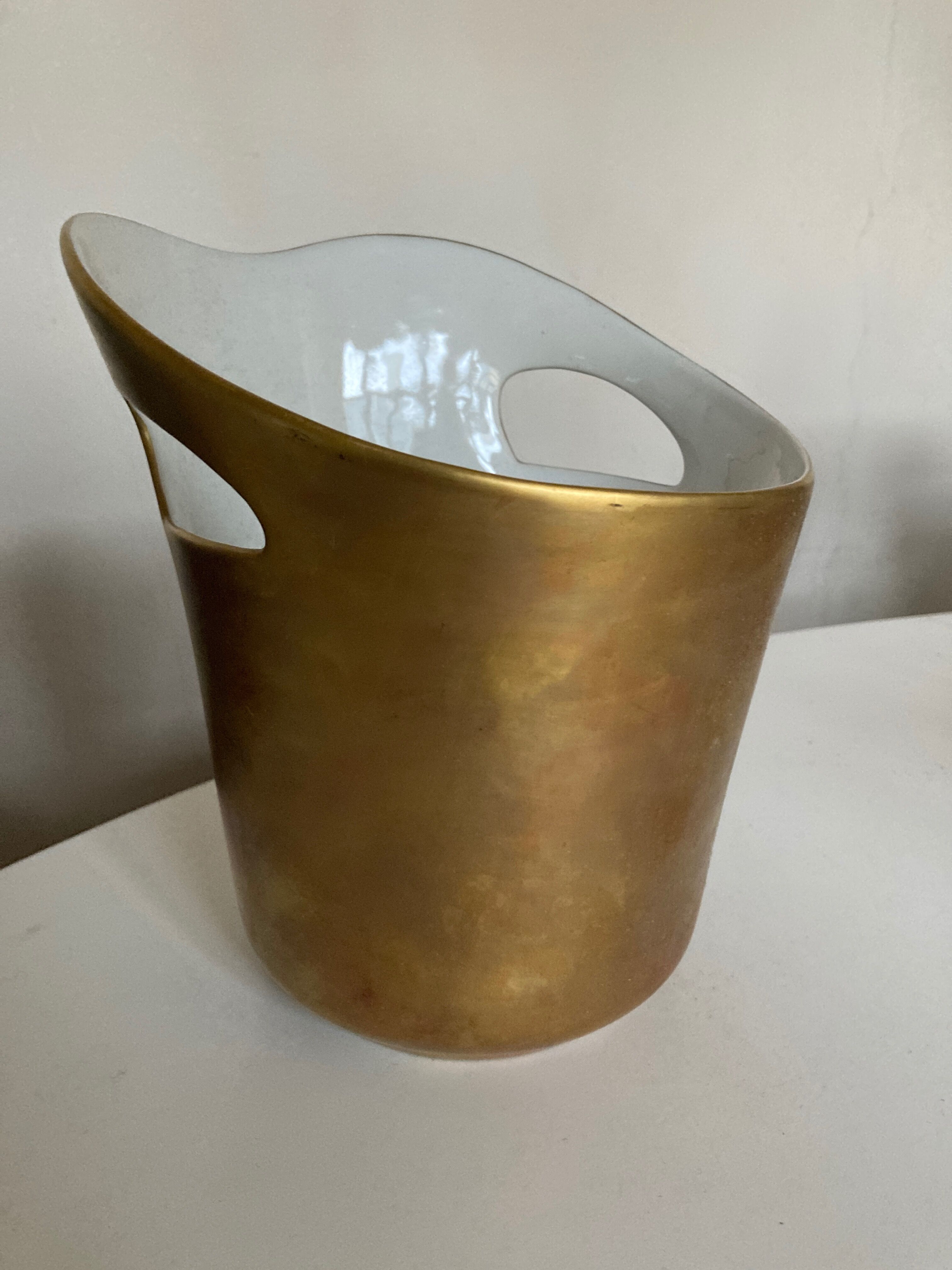 Product BHV Champagne bucket in Porcelain de Paris free form