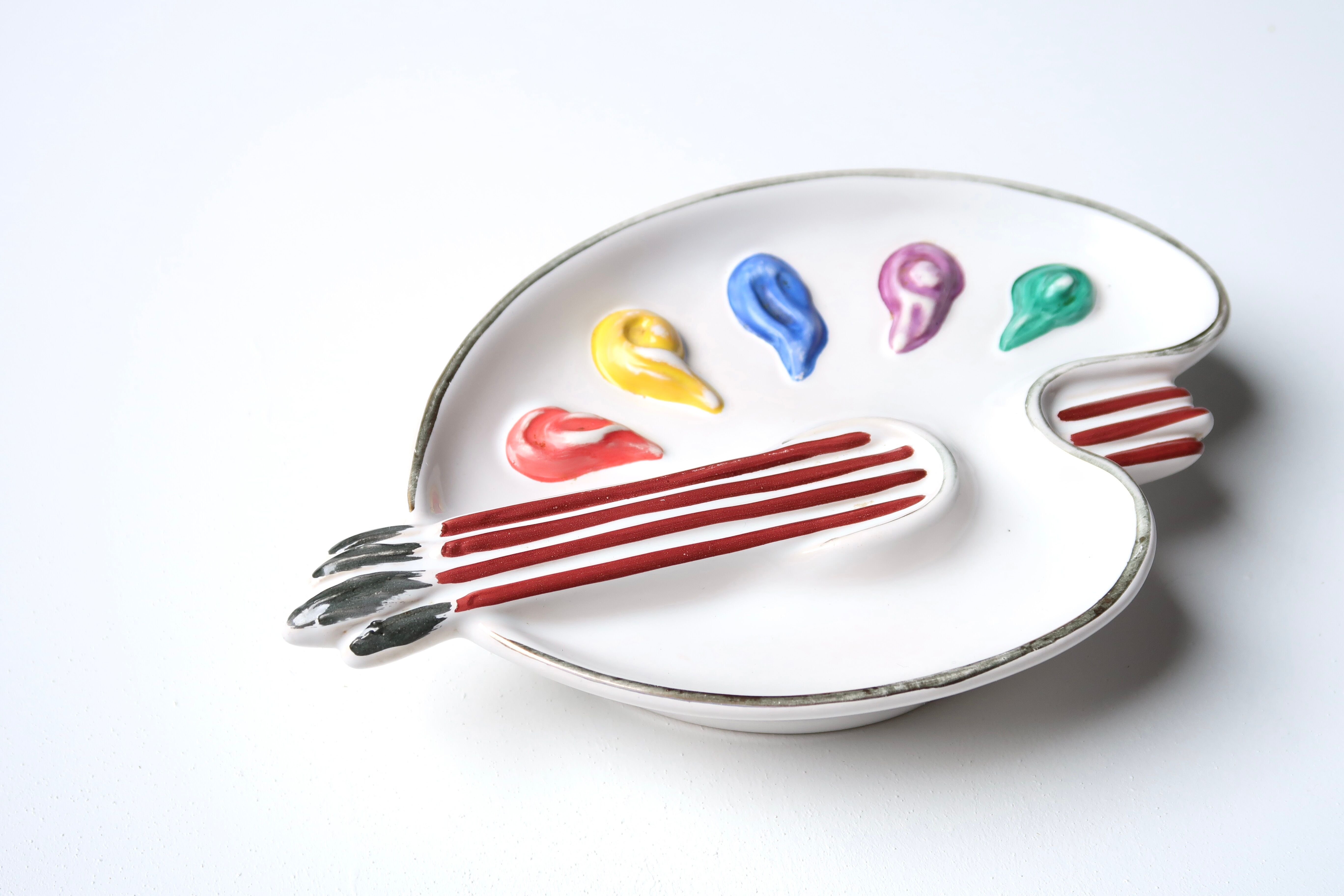 Empty pocket ceramic paint palette, 50s