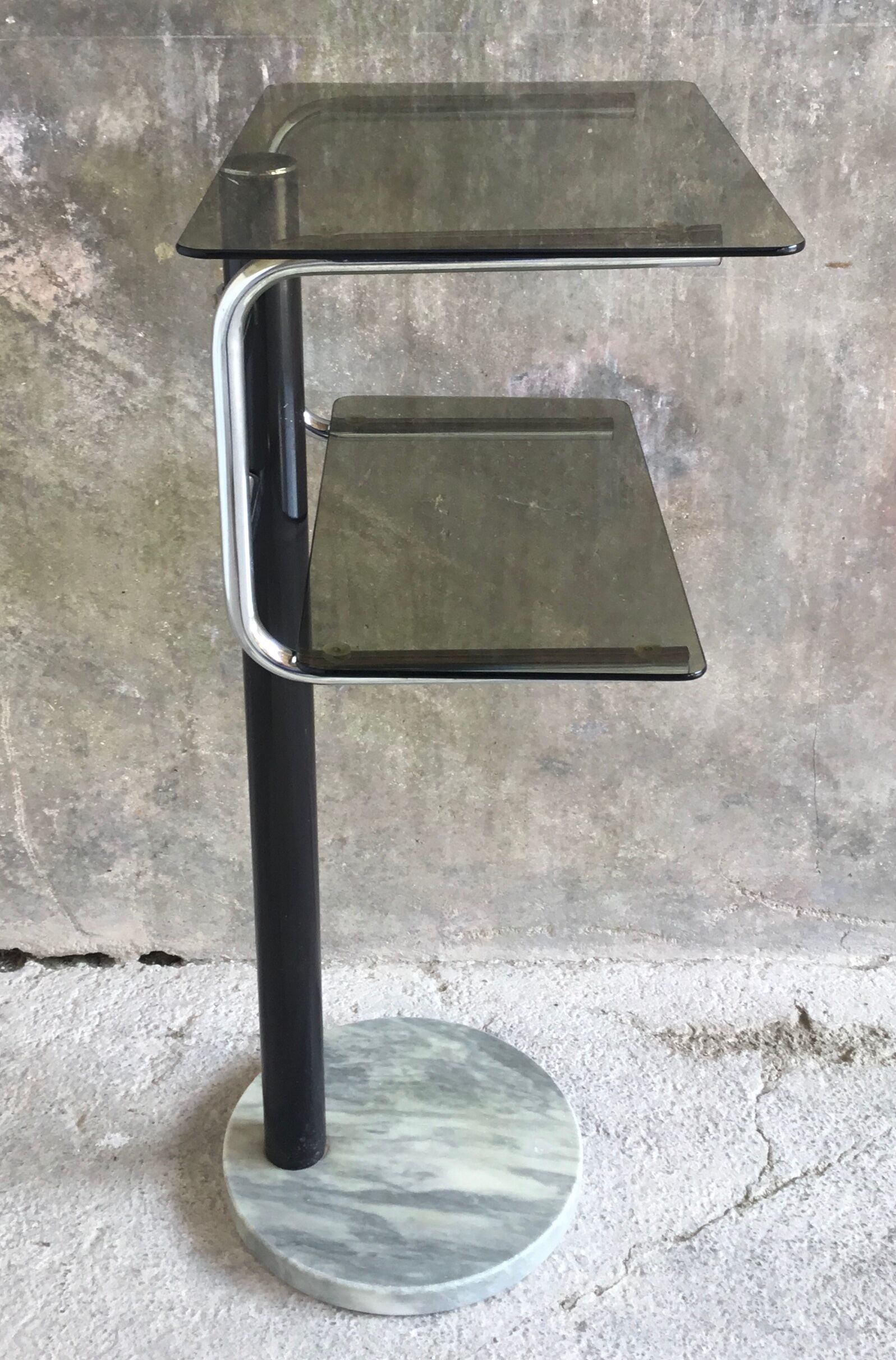 Fifth wheel or sofa end - smoked glasses and marble foot - design 1970