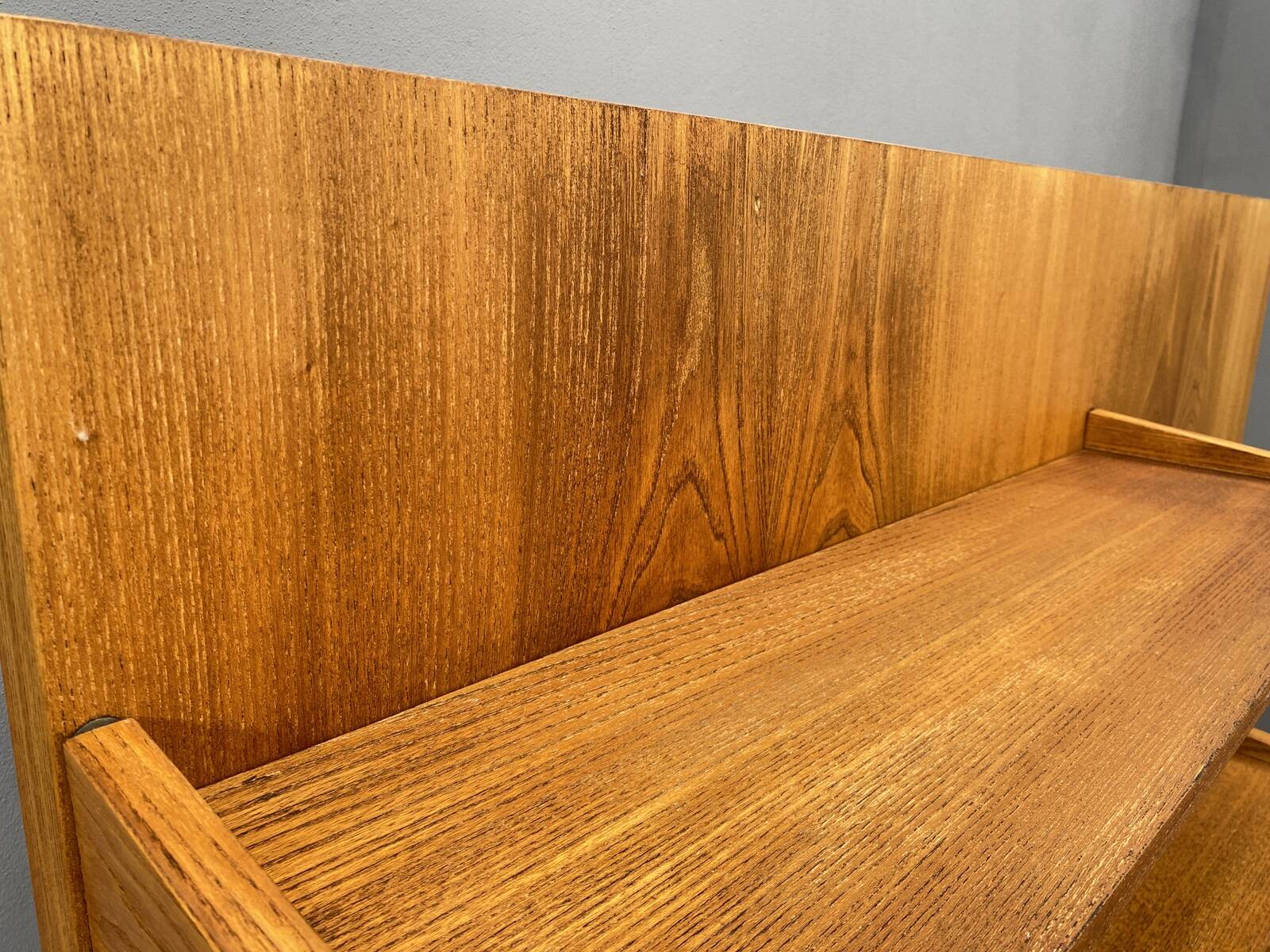 Système d'étagères murales du milieu du siècle par Český nábytek, 1960, Tchécoslovaquie