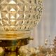 Lampe à poser globe vintage en verre moulé