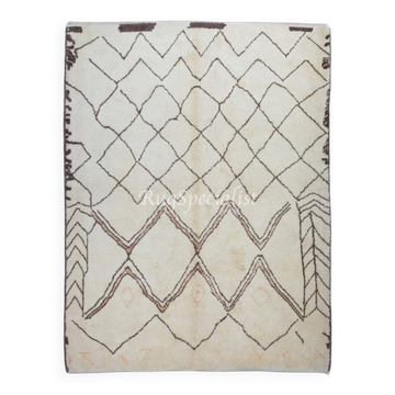 Tapis en laine marocain noué à la main contemporain. Options personnalisées disponibles.