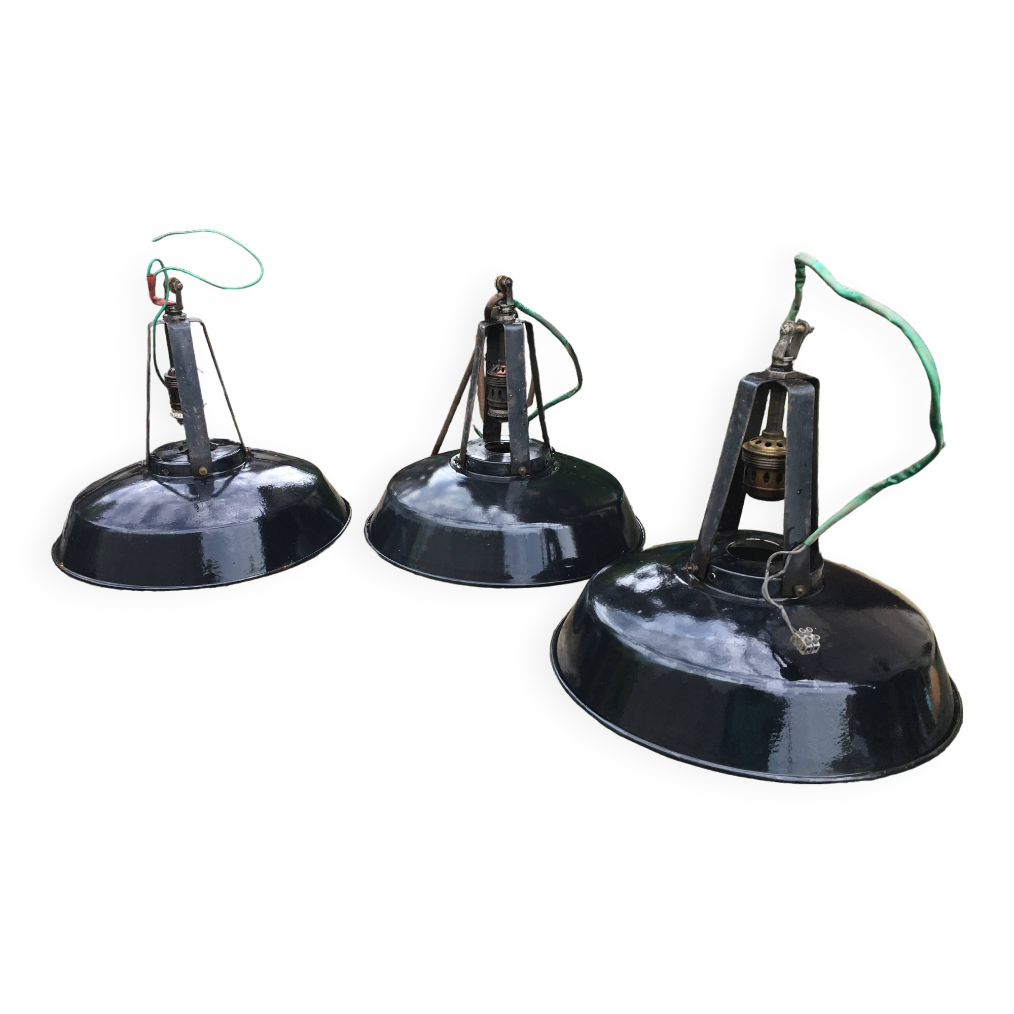 Set of 3 black industrial lamps from the 70s, good condition