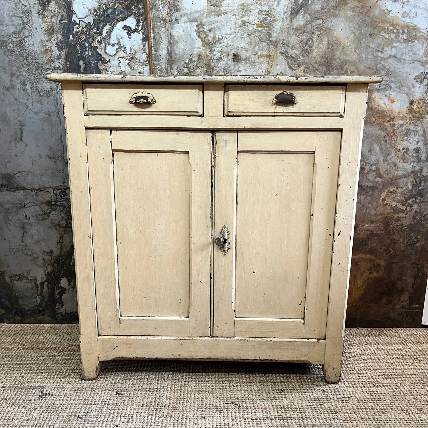 Parisian buffet in its pretty original patina