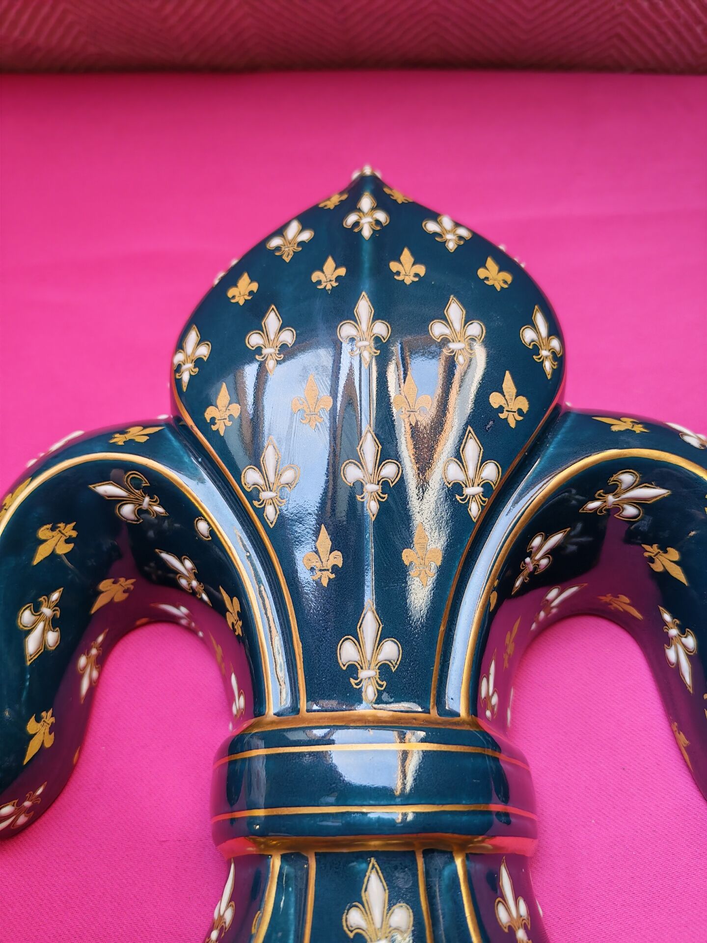 Antique Wall Vase Fleur de Lys in Gien Blue and Gold Earthenware - Jard