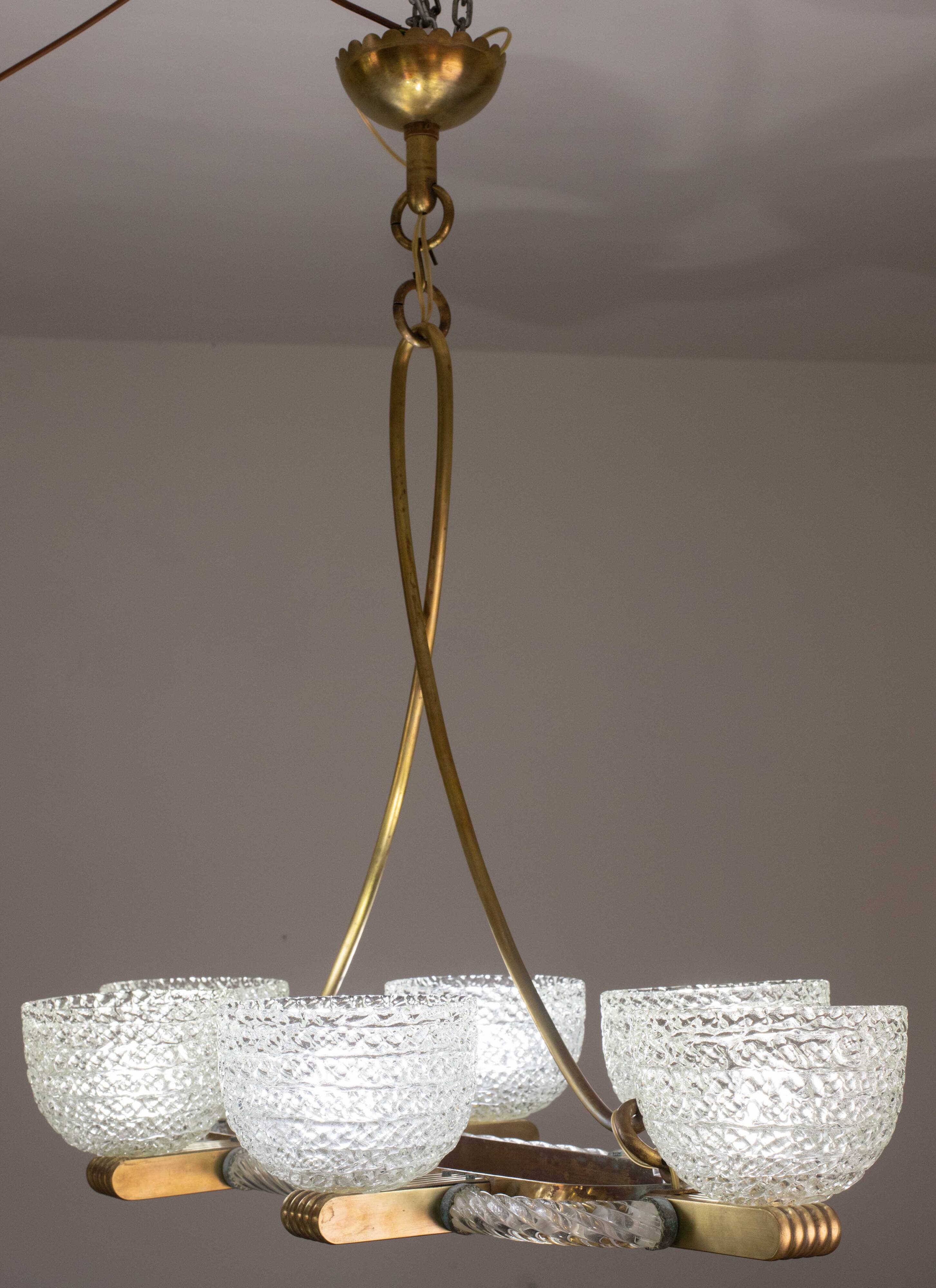 Art Decò Seguso Oval Mid-Century Six- Light Murano Glass and Brass Chandeli