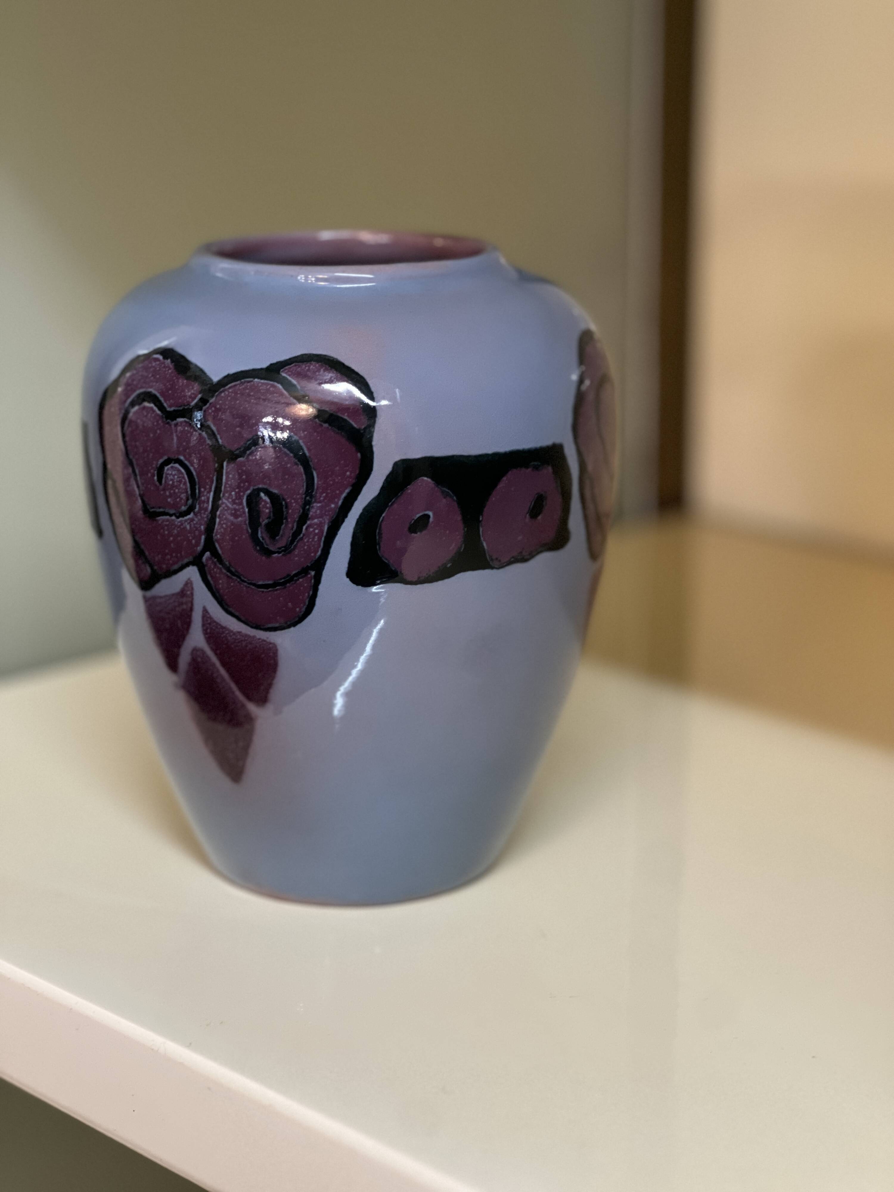 Vase violet de O. Larrieu