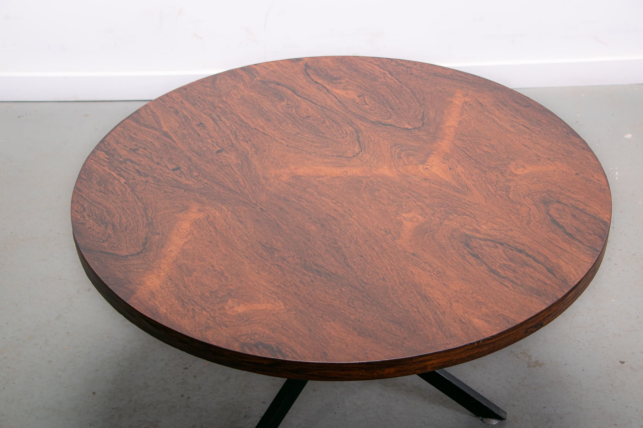 Round Pallisander coffee table circa 1950